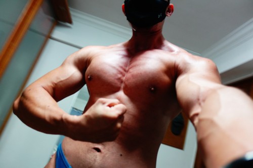 Bodybuilding Posing and Progress Photos 2021 | The Genesis